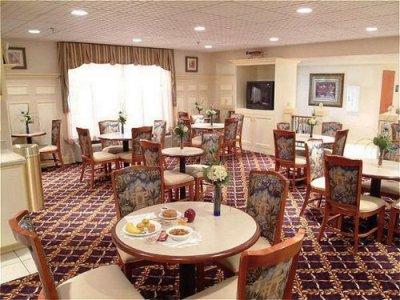 Hotel Comfort & Airport-american Way 2*