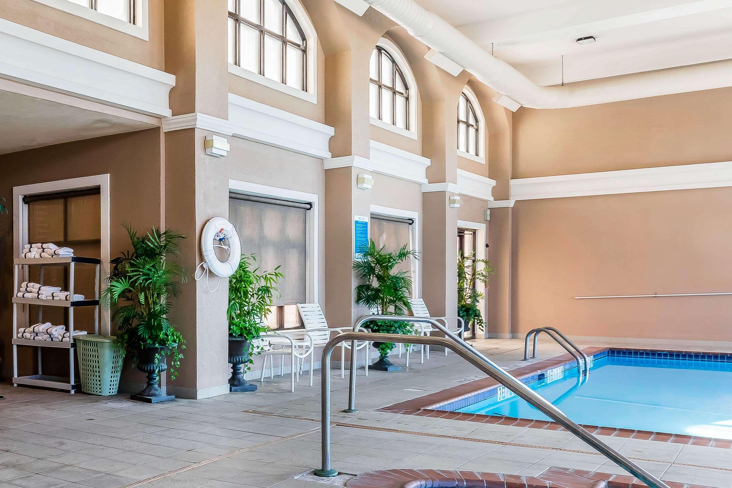 Comfort & Airport-american Way Hotel 2*