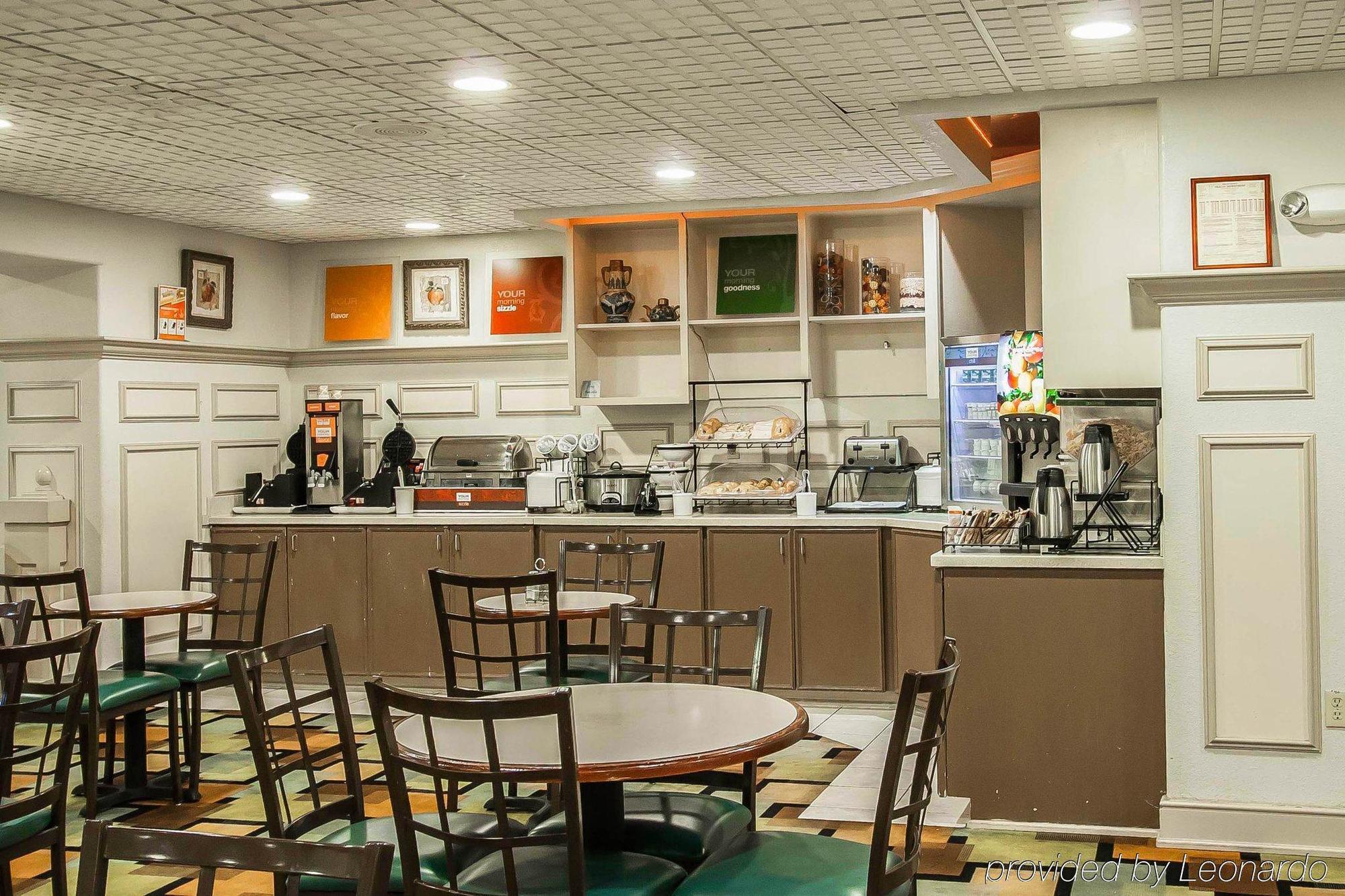 Comfort & Airport-american Way 2* Memphis