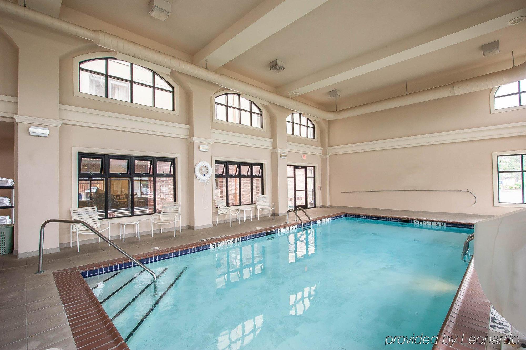 Comfort & Airport-american Way Hotel