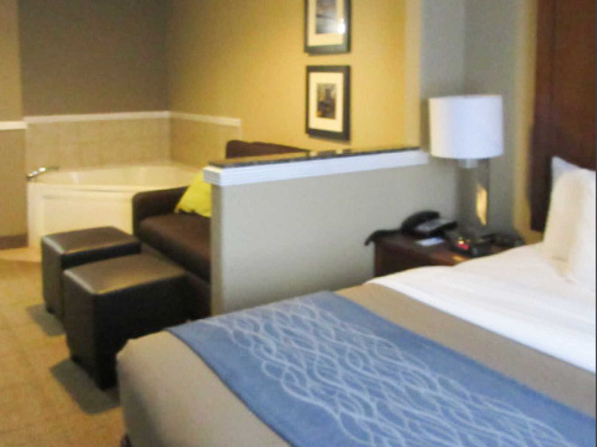 Comfort & Airport-american Way Hotel