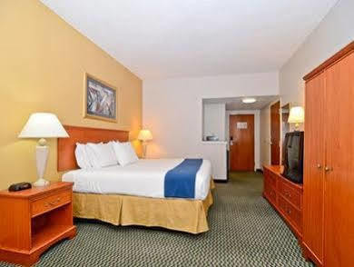 Comfort & Airport-american Way Hotel 2*